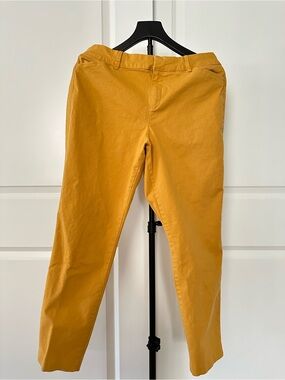 Women’s Old Navy Pixie Pants in Mustard Size 14